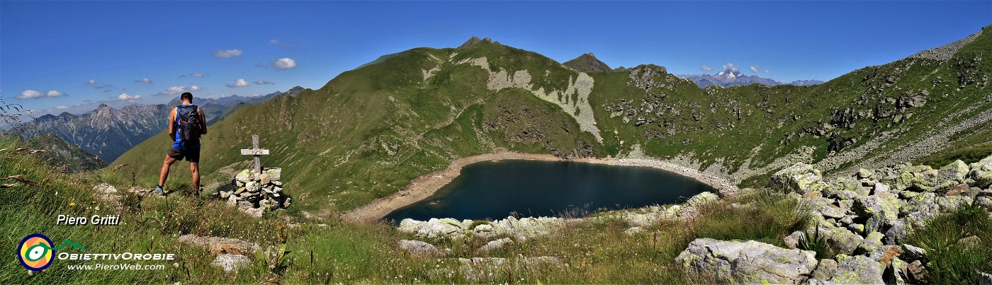 20 Bella vista sul Lago Moro e verso il Passo di Valcervia e il Disgrazia .jpg